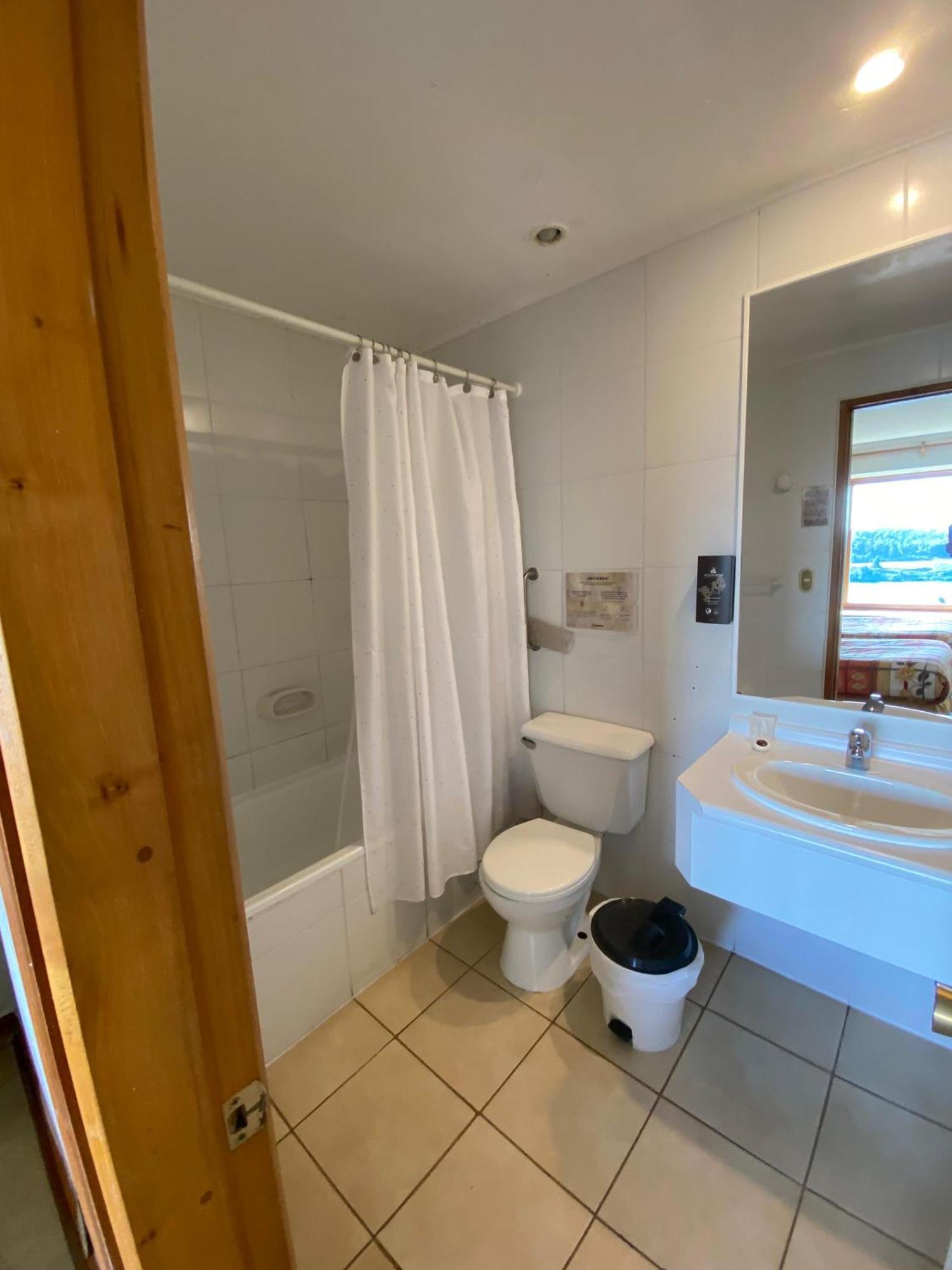 Hotel Y Cabanas Punta Larga - Caja Los Andes Фрутилар Екстериор снимка